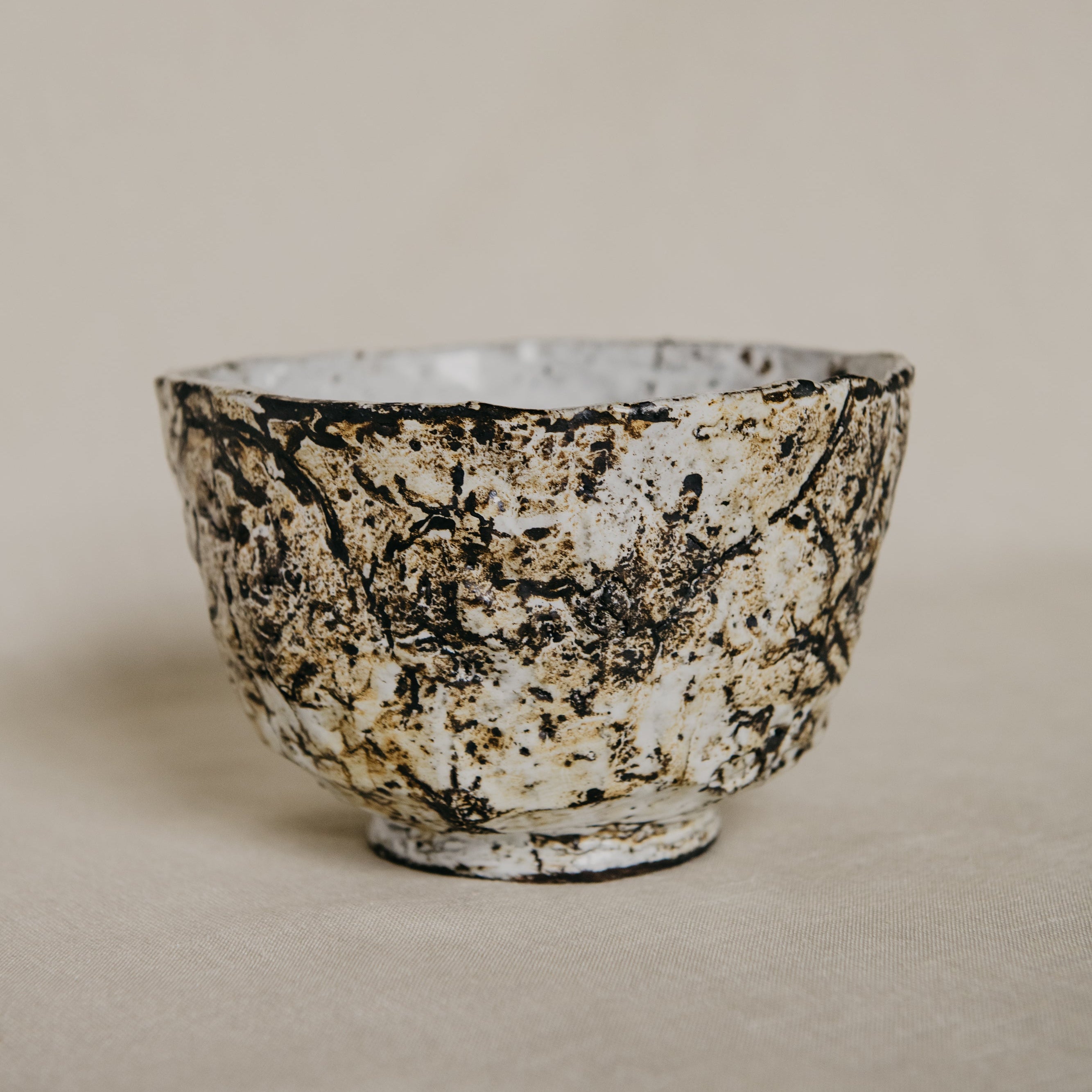 Pebble Riverbend Ash Glazed Ceramic Bowl - 13cm x 18cm