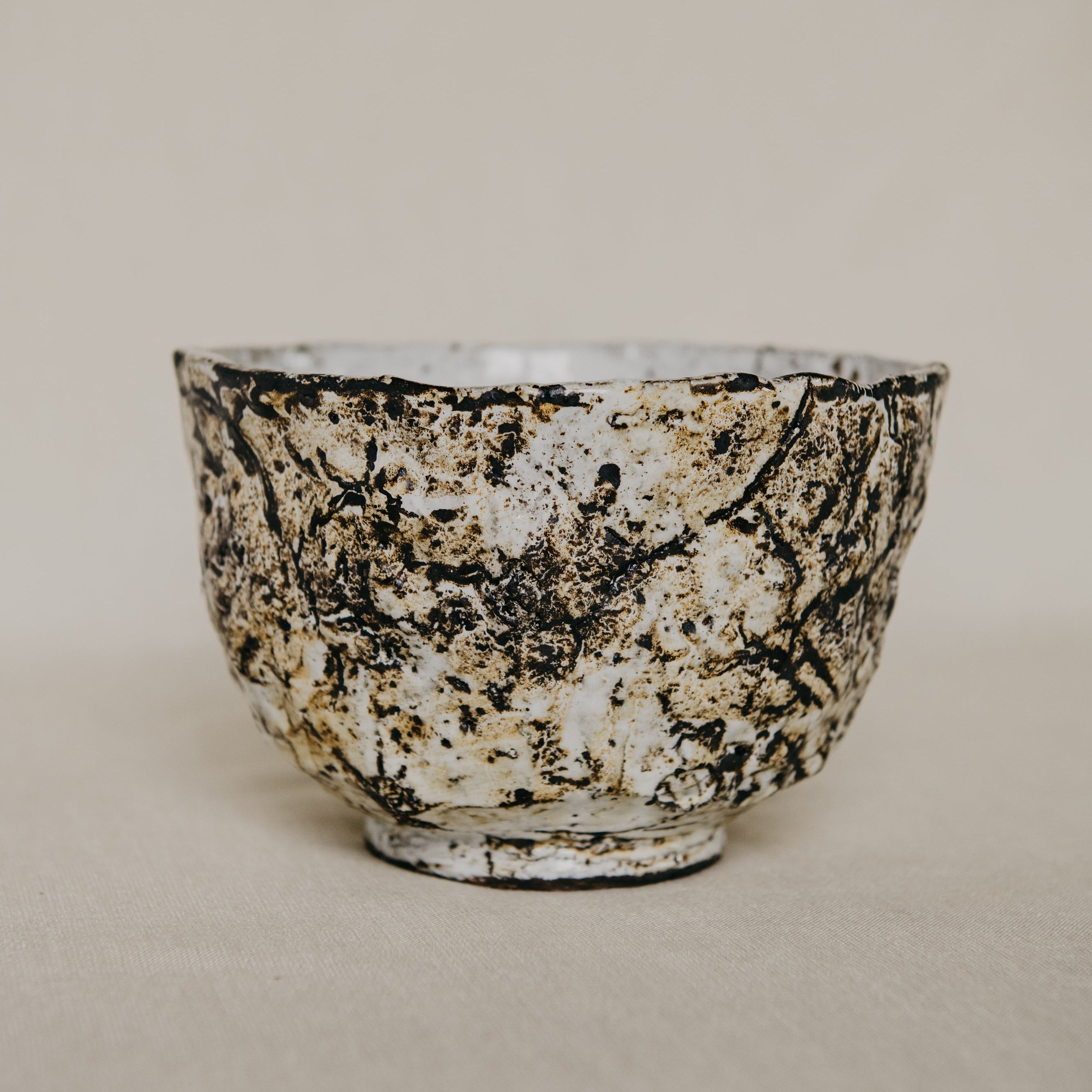 Pebble Riverbend Ash Glazed Ceramic Bowl - 13cm x 18cm